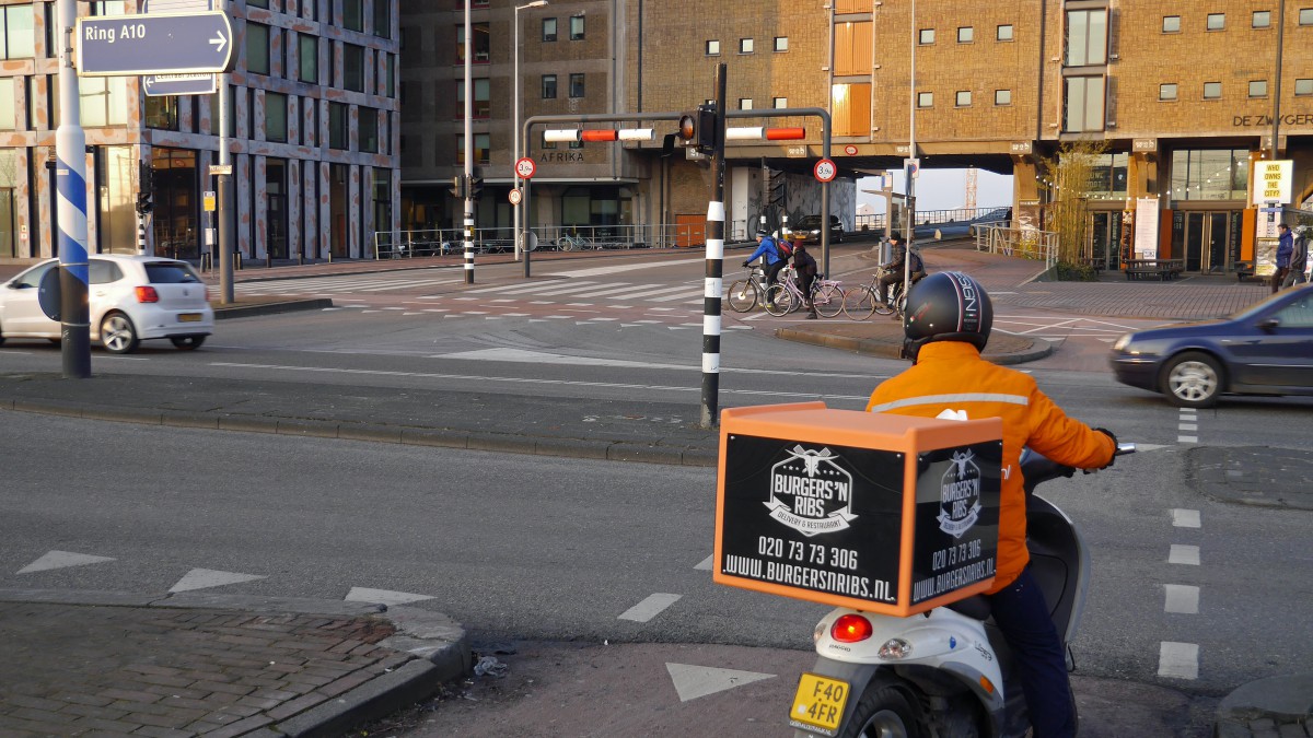 Alle 6 rotondes op de Burgemeester Kasteleinweg open voor verkeer