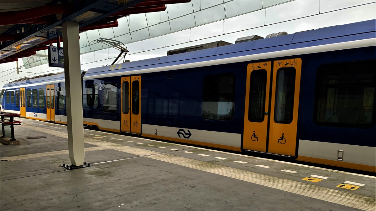 Helft treinreizigers door coronacrisis in Alkmaar