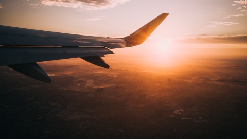 Verre-reiskoorts: 42% jongeren al met één been in het vliegtuig
